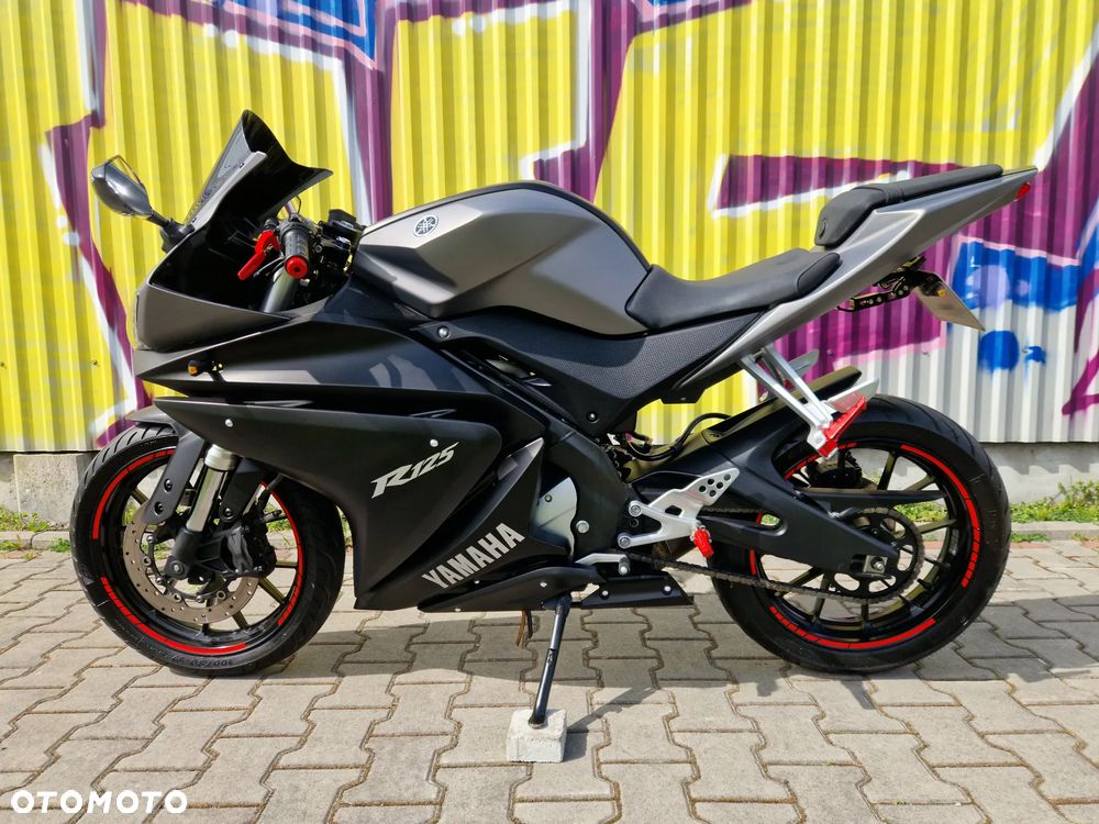 Yamaha YZF - 11