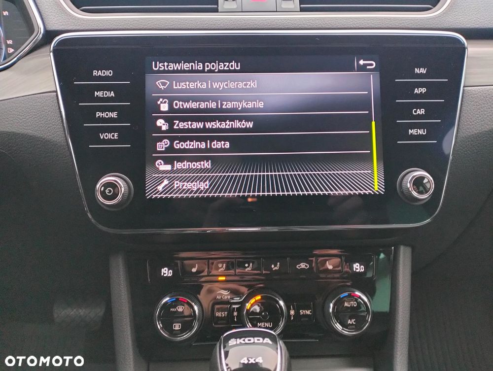 Skoda Superb 2.0 TDI SCR 4x4 Style DSG - 28