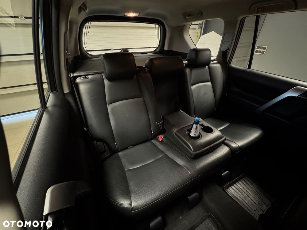 Toyota Land Cruiser - 26