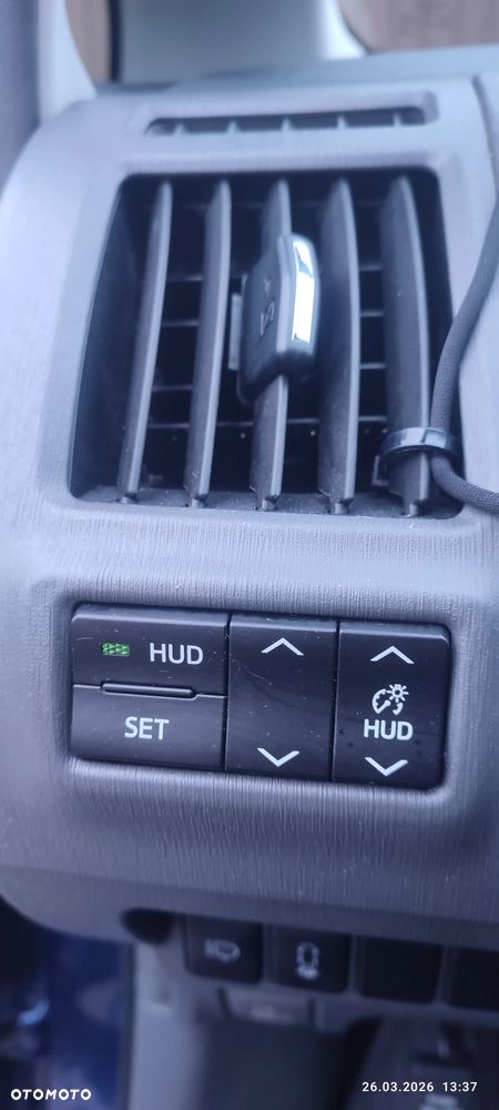 Toyota Prius+ (Hybrid) - 23