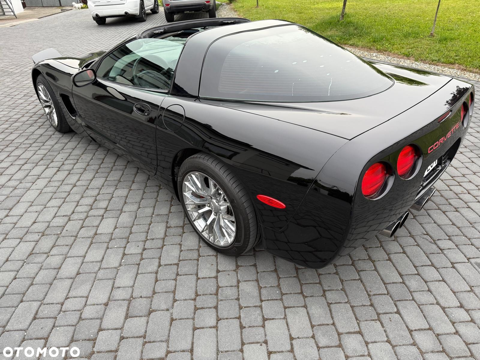 Chevrolet Corvette - 6