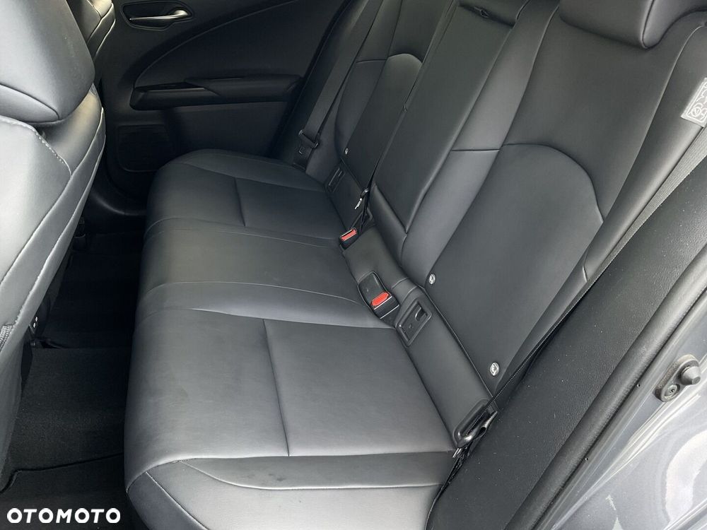 Lexus UX - 14