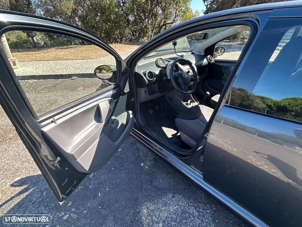 Toyota Aygo 1.0 + AC - 7