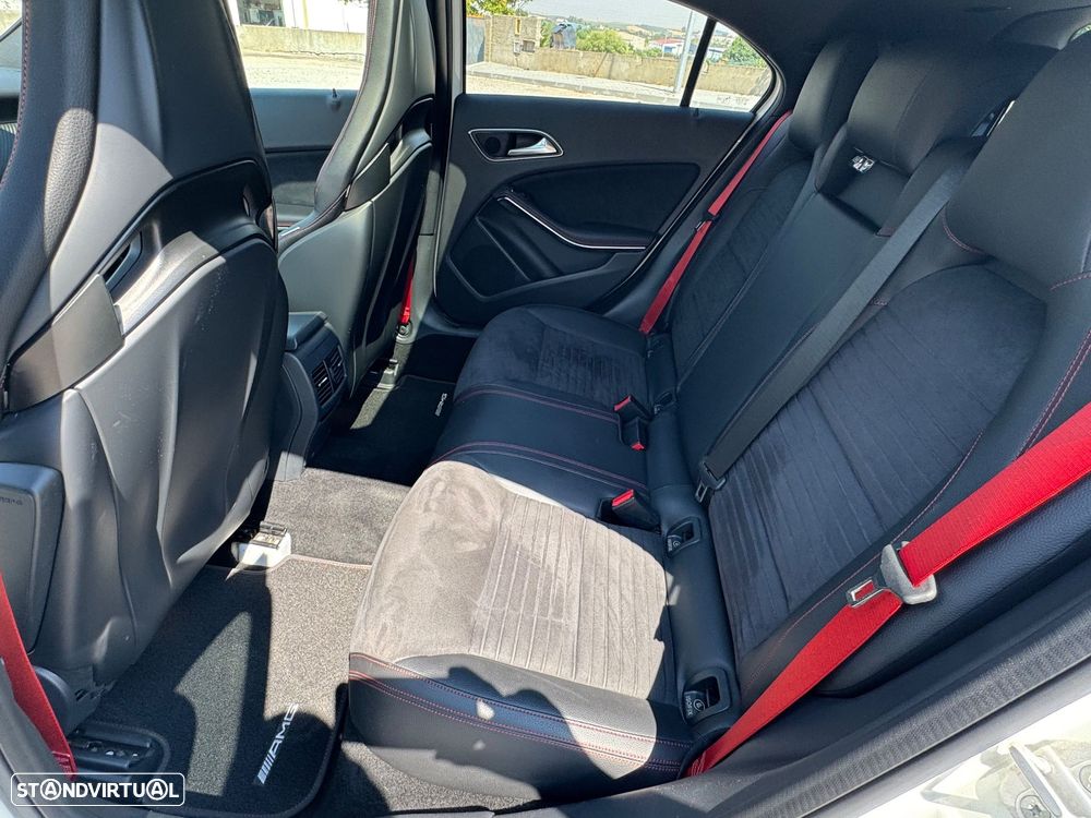 Mercedes-Benz A 45 AMG 4-Matic - 13