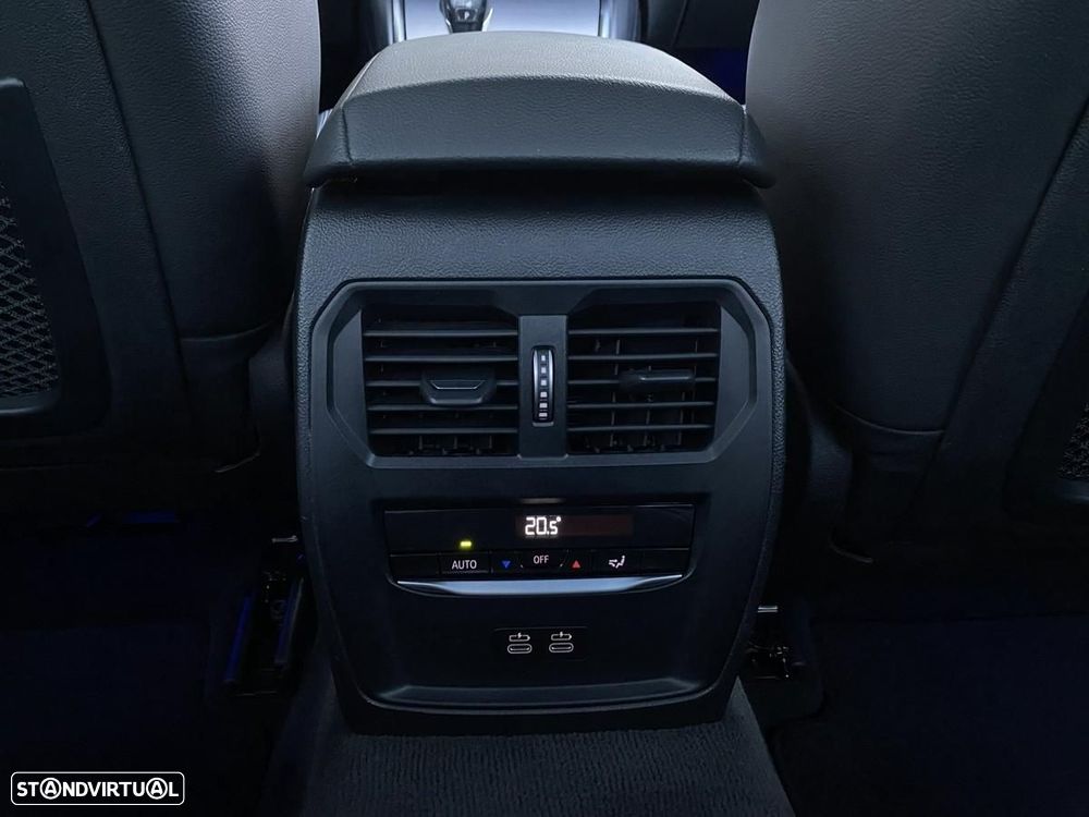BMW 318 d Pack Desportivo M Auto - 12