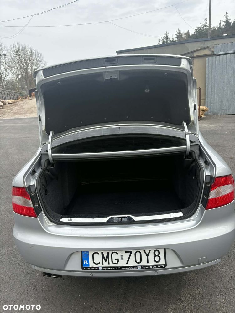 Skoda Superb 2.0 TDI Ambition DSG - 14