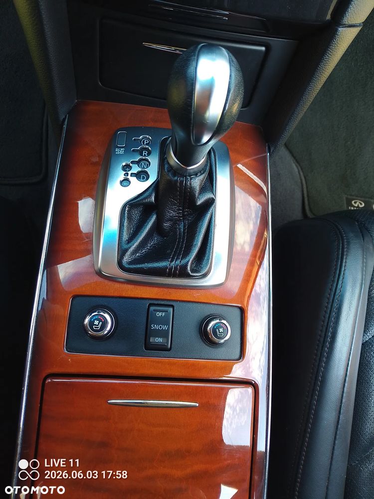 Infiniti QX70 - 15