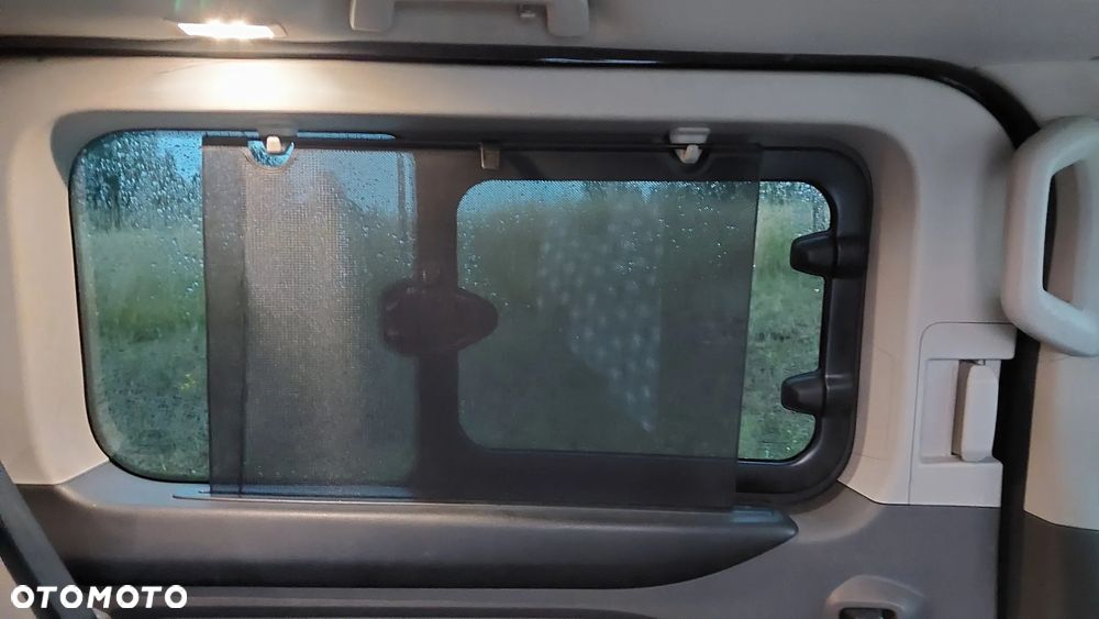 Ford Tourneo Custom - 15