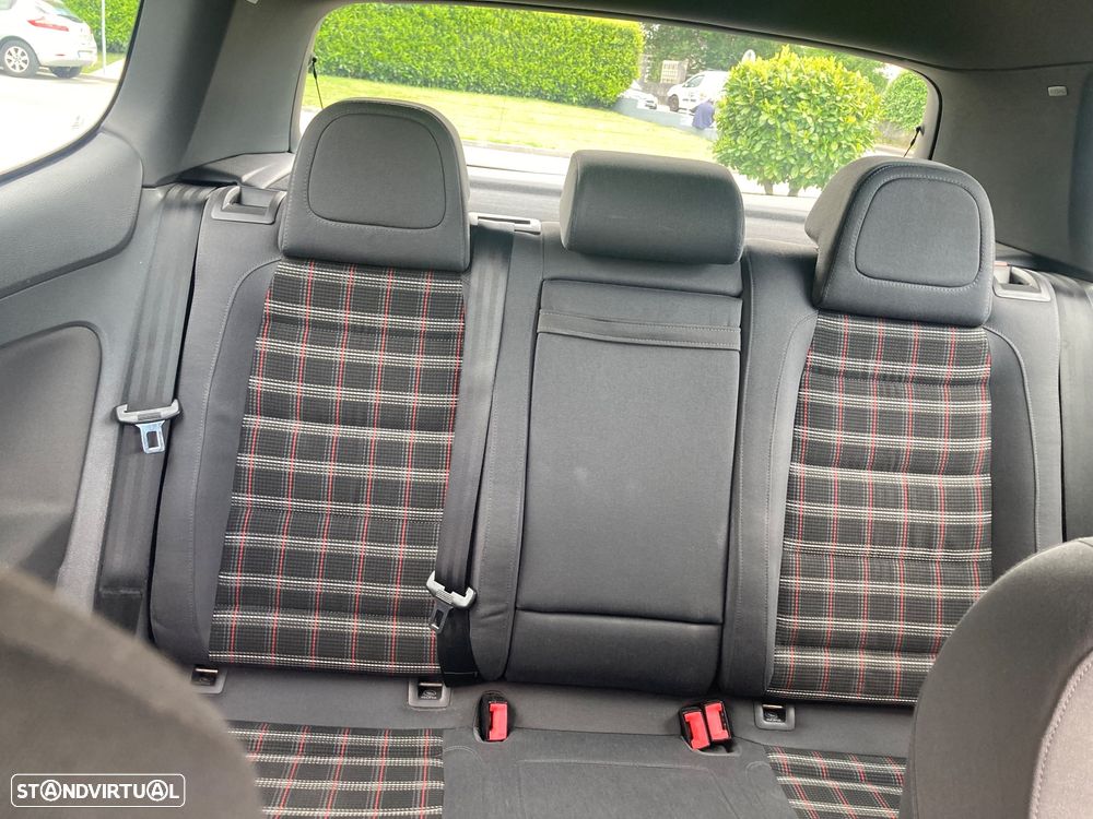 VW Golf 2.0 GTi DSG - 9