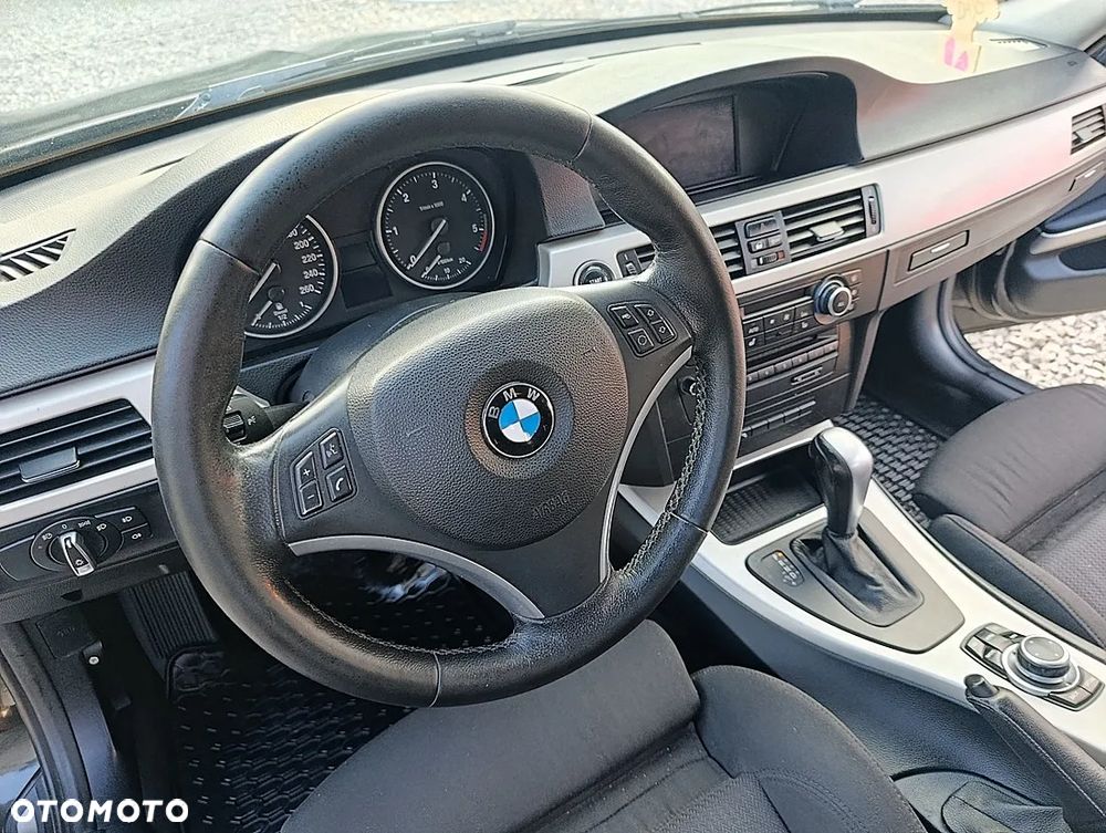 BMW Seria 3 325d DPF Edition Exclusive - 14