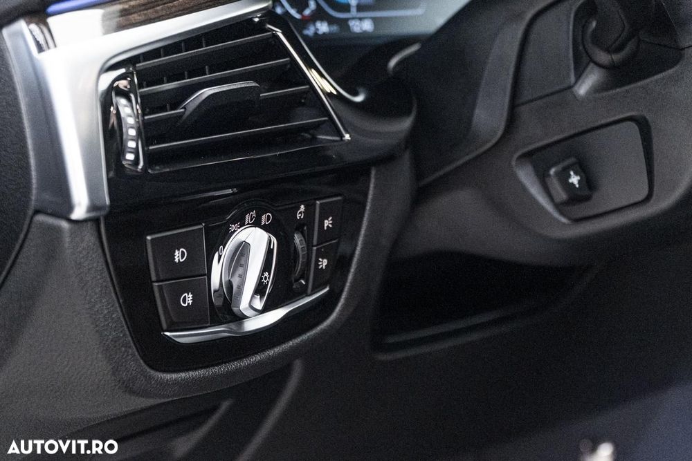 BMW Seria 5 530e iPerformance Aut. Luxury Line - 25