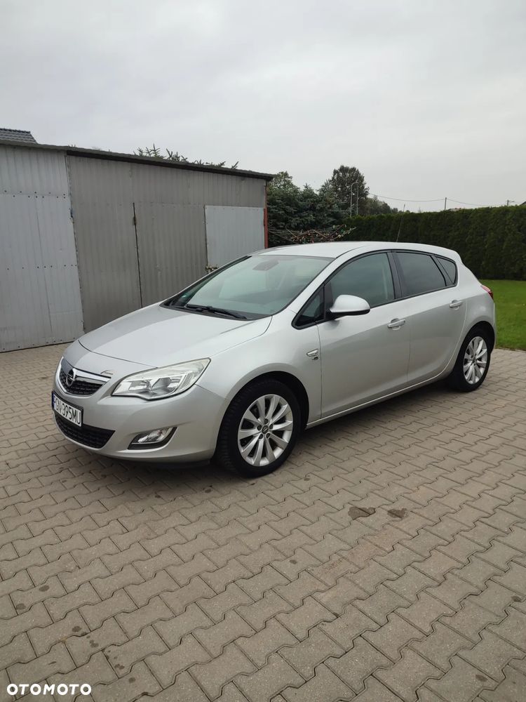 Opel Astra 1.4 Turbo 150 Jahre - 4