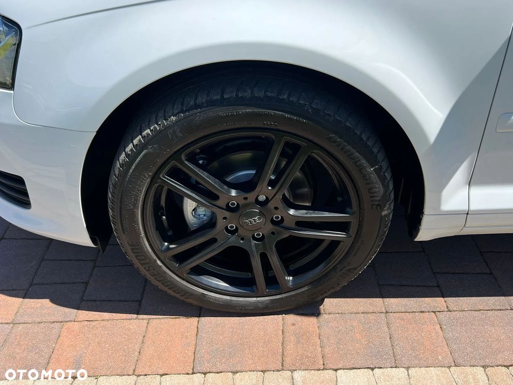 Audi A3 3-drzwiowe 1.6 Attraction - 16