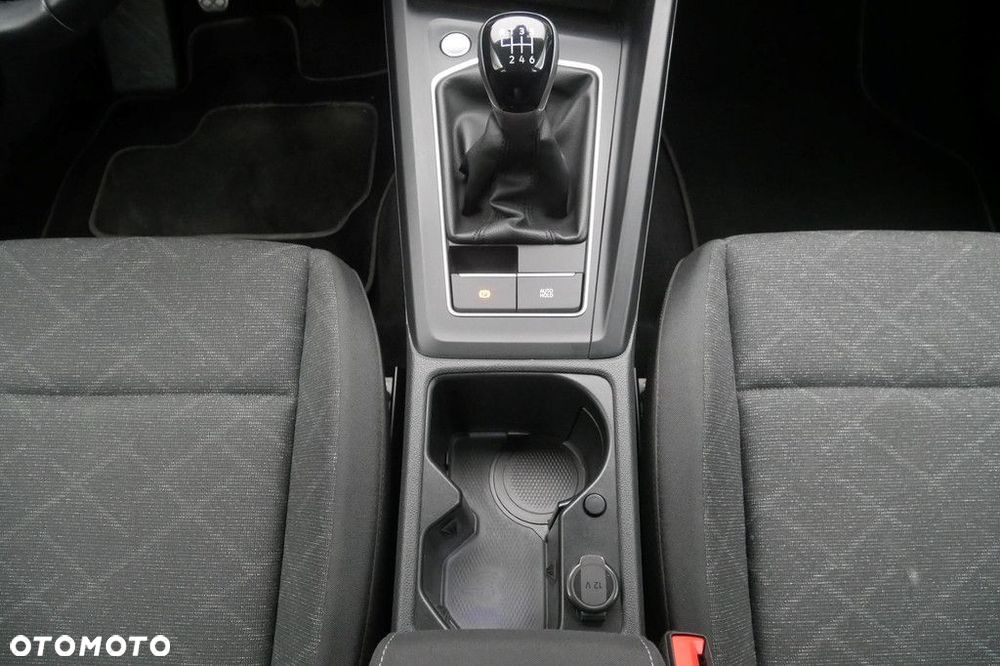 Volkswagen Golf - 11