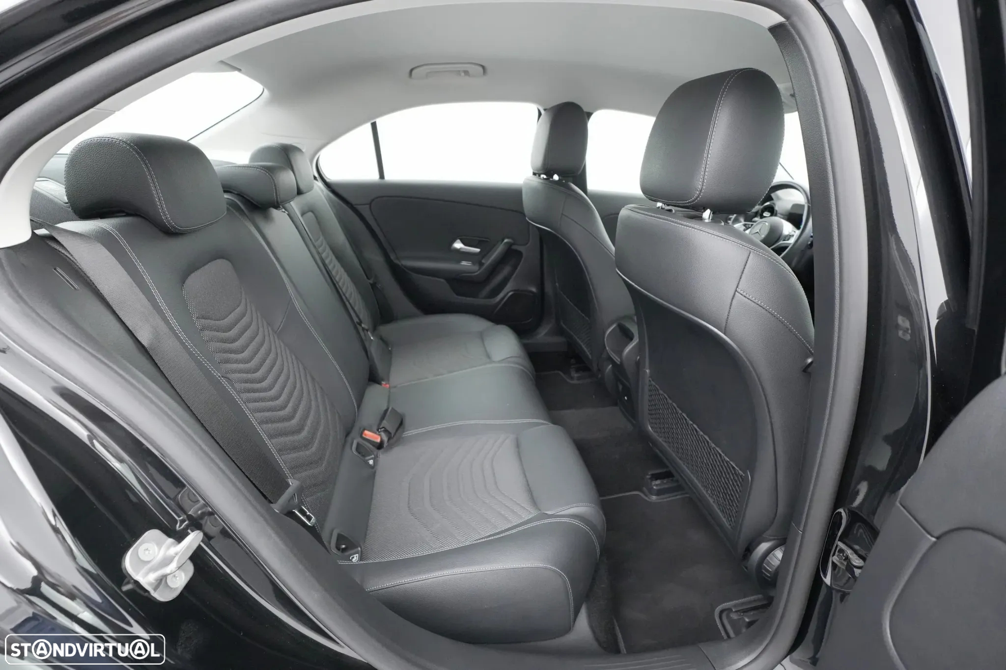 Mercedes-Benz A 250 Limousine e Style Plus - 25