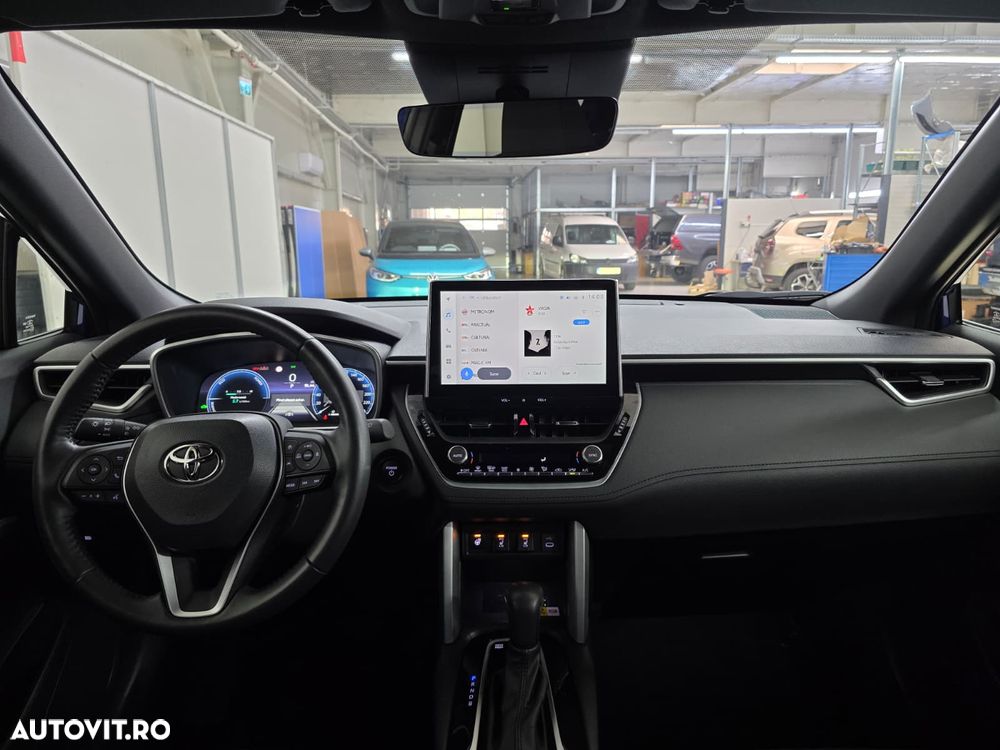 Toyota Corolla Cross - 10