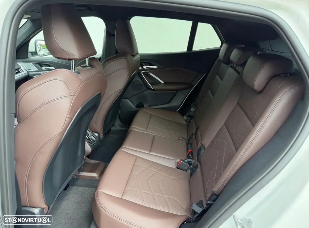 BMW iX2 eDrive20 Edição Desportiva M - 3