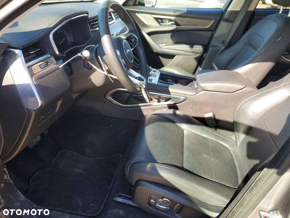 Jaguar F-Pace P400 AWD R-Dynamic S - 8