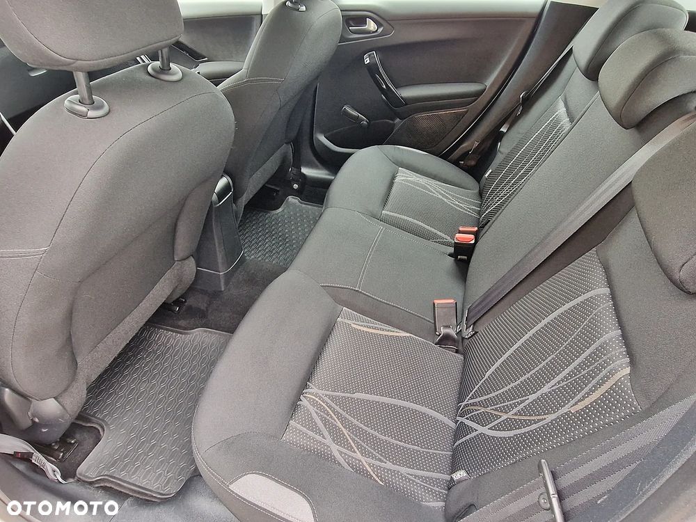 Peugeot 208 HDi 68 Access - 10
