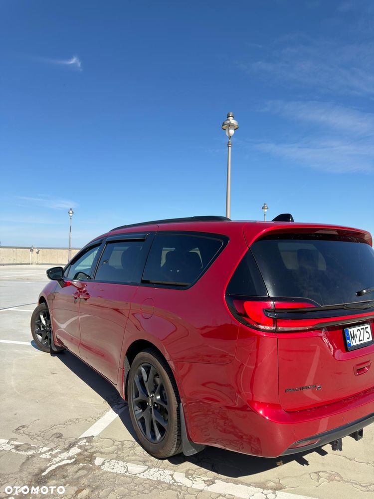 Chrysler Pacifica - 10