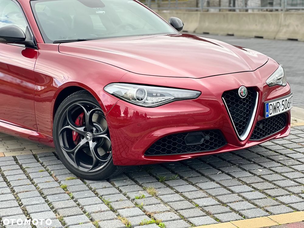 Alfa Romeo Giulia 2.0 Turbo 16V AT8-Q4 Veloce Ti - 3