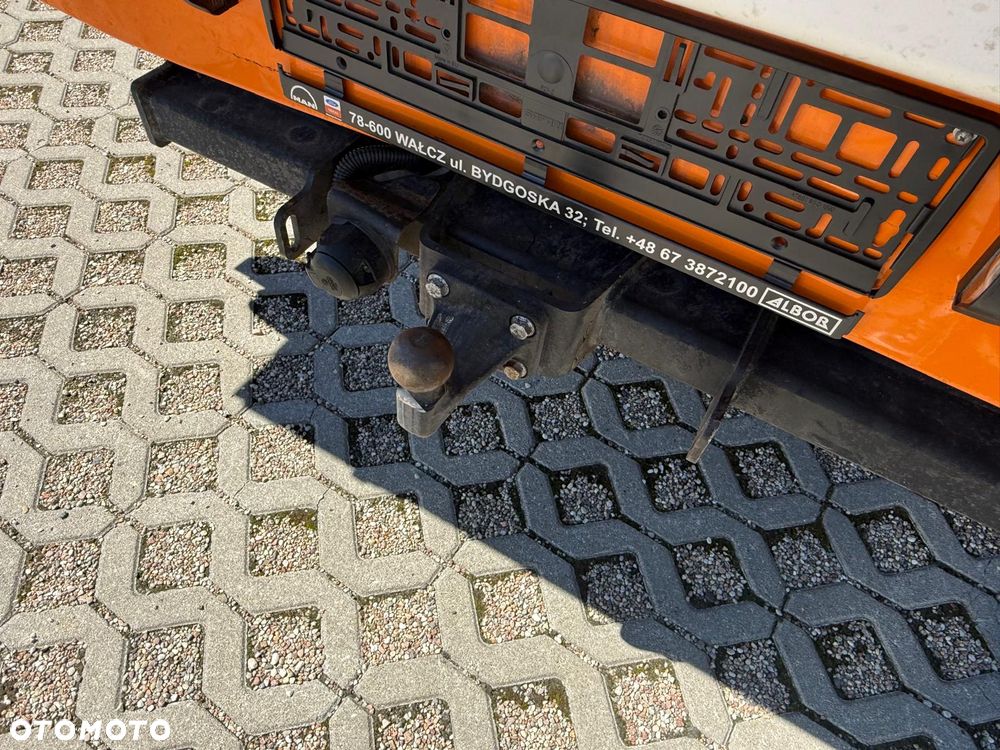 MAN TGE 3.180 DOKA - Tył napęd 6-osobowa - 13