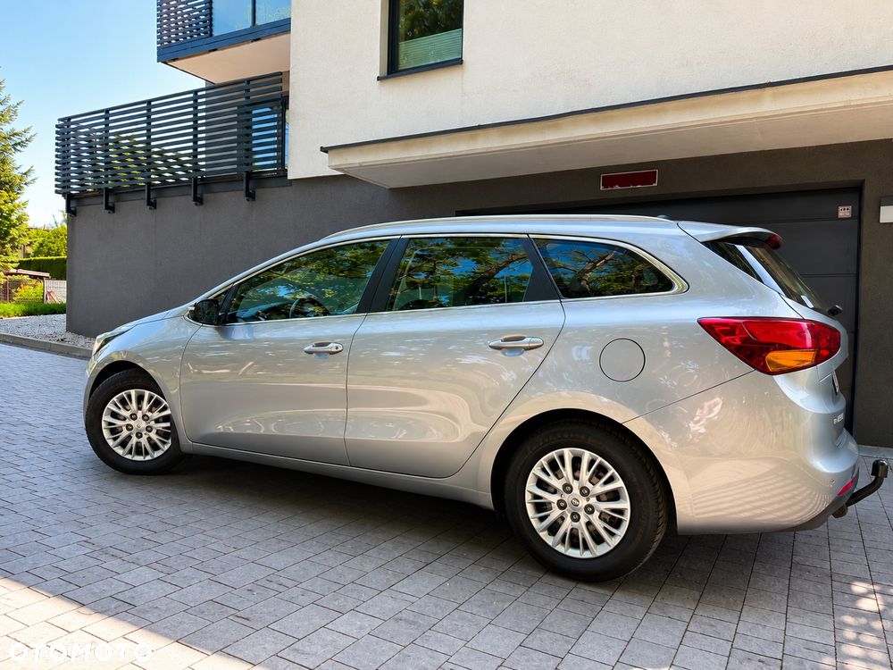 Kia Ceed 1.6 GDI Business Line - 12