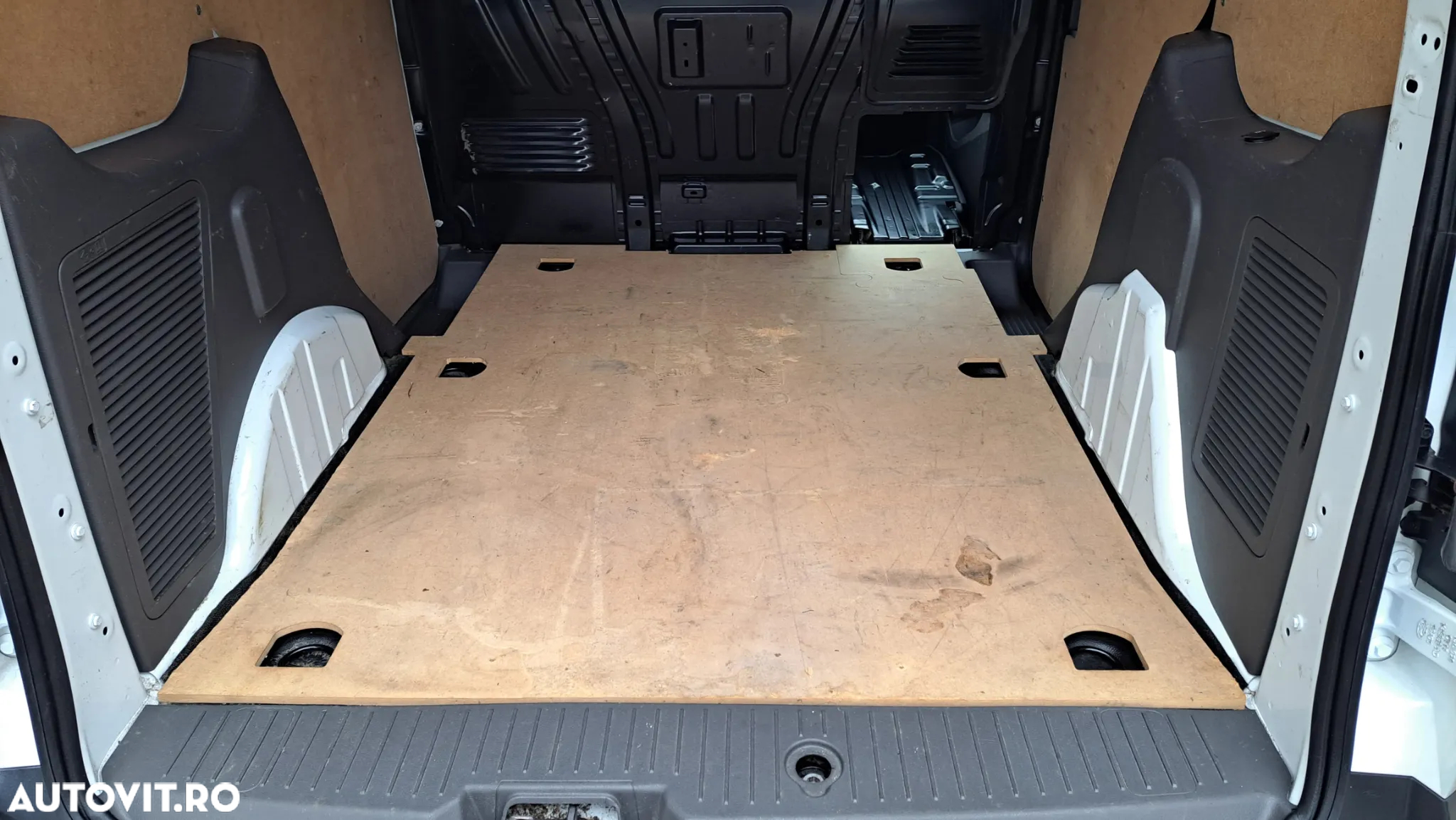 Ford TRANSIT CONNECT VAN TREND L1 FWD - 13