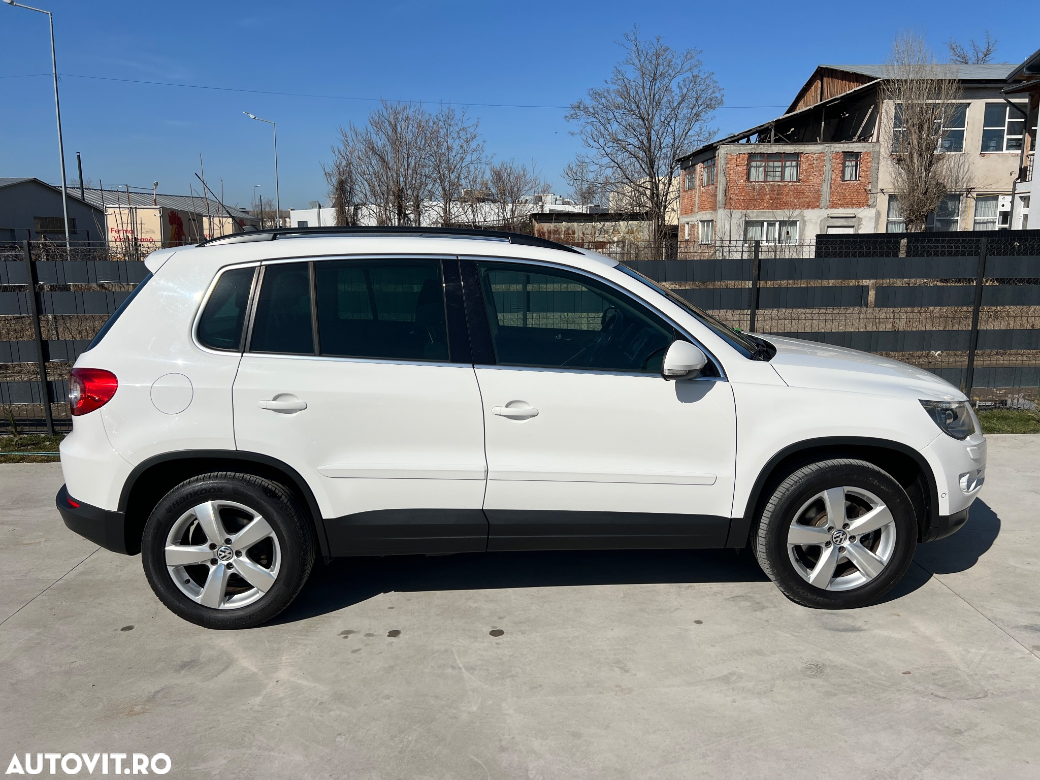 Volkswagen Tiguan - 4