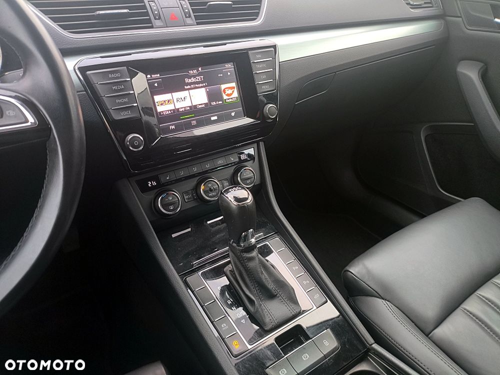 Skoda Superb 2.0 TDI DSG Premium Edition - 31