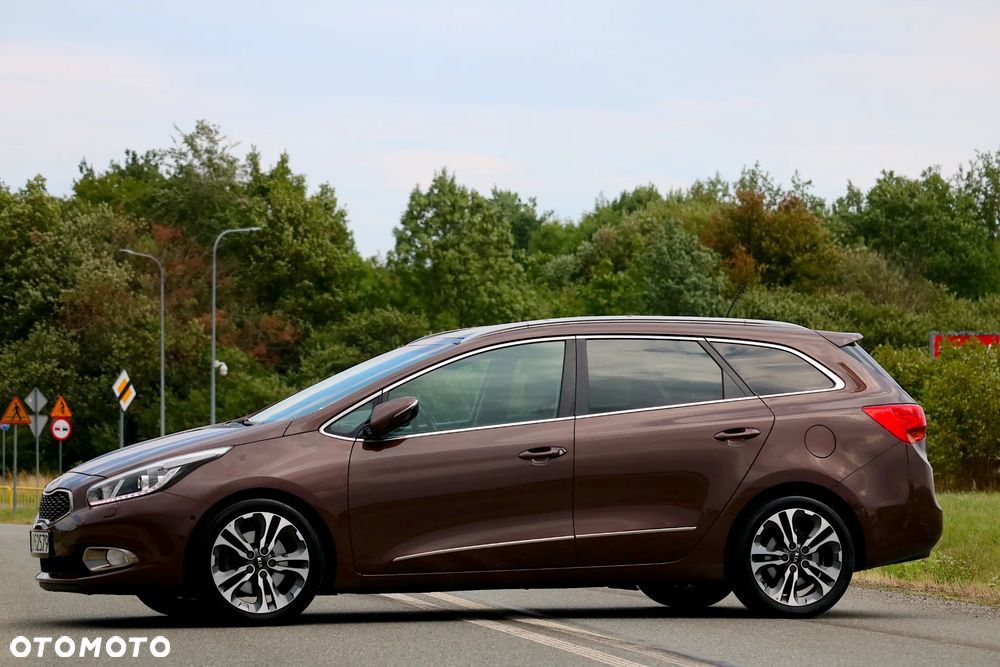 Kia Ceed 1.6 CRDi 128 Fifa World Cup Edition - 16