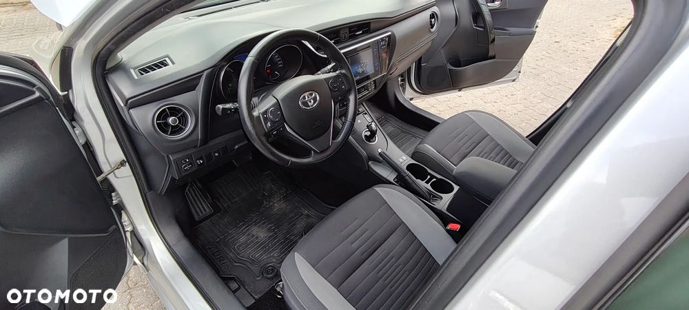 Toyota Auris Hybrid 135 Premium - 10