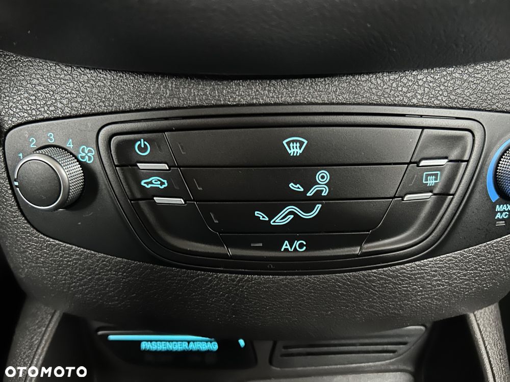 Ford Tourneo Courier 1.0 EcoBoost S&S Ambiente - 34