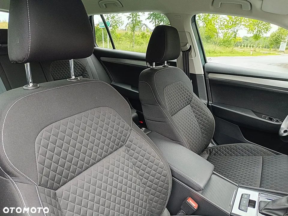 Skoda Superb 2.0 TDI Ambition DSG - 34