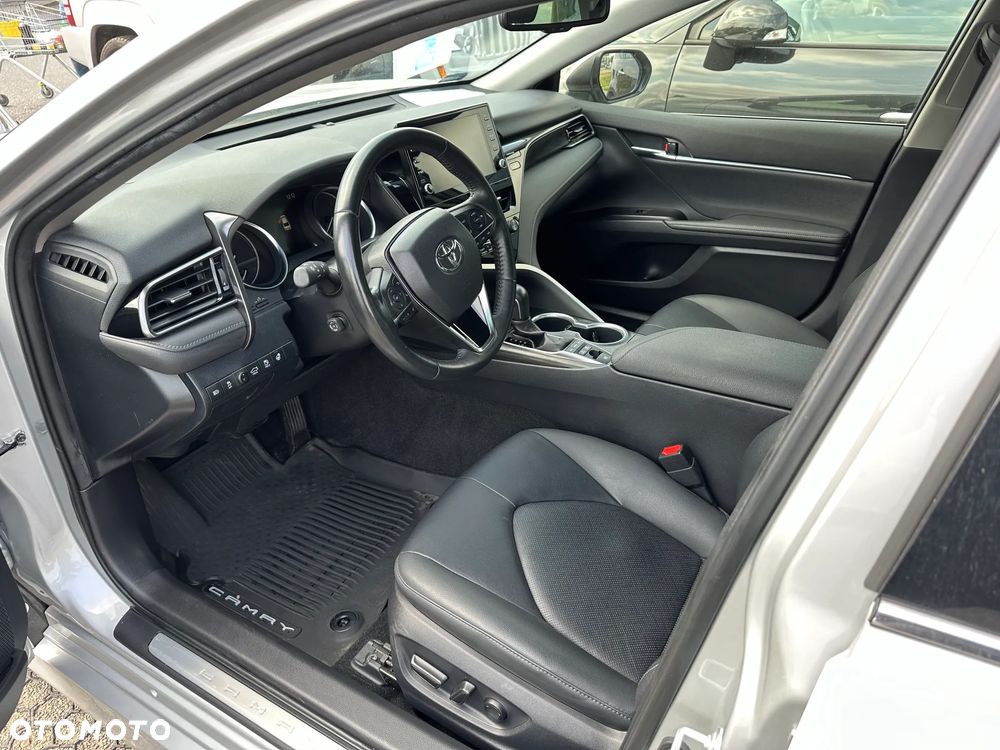 Toyota Camry 2.5 Hybrid Executive CVT - 6
