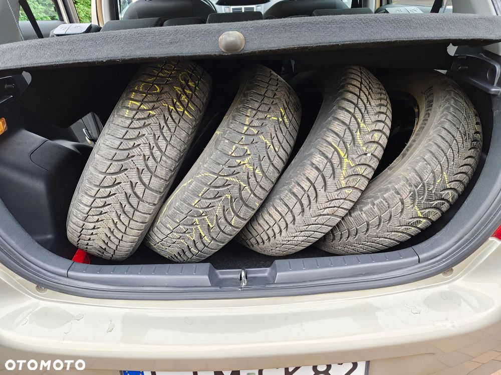 Toyota Yaris 1.33 Luna - 8
