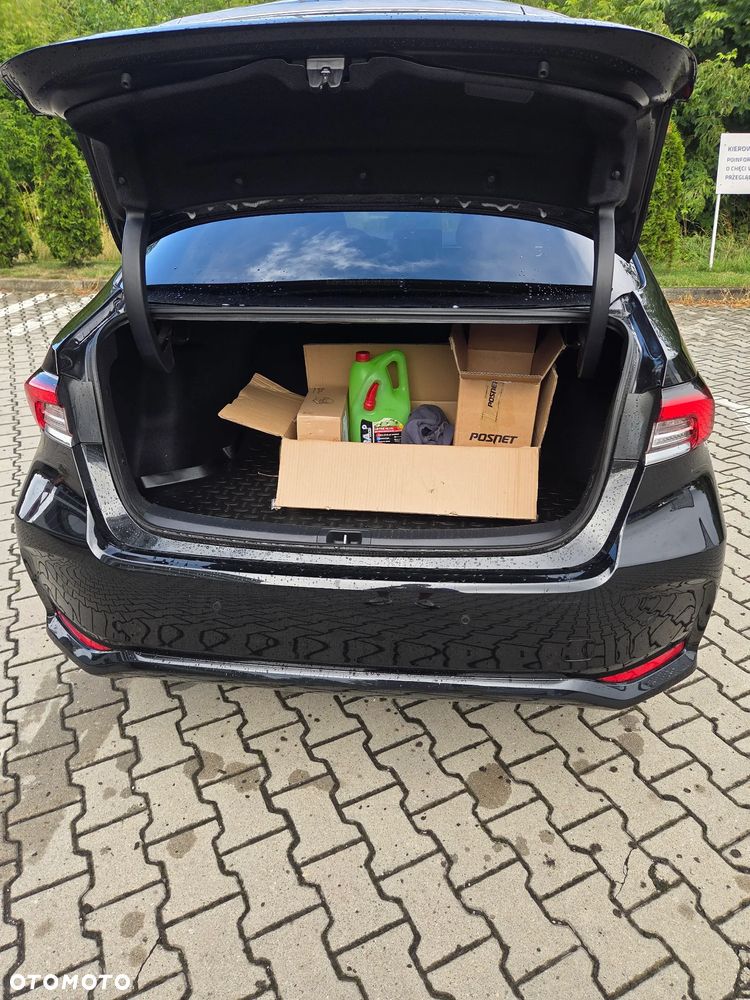 Toyota Corolla 2.0 Hybrid Executive - 16