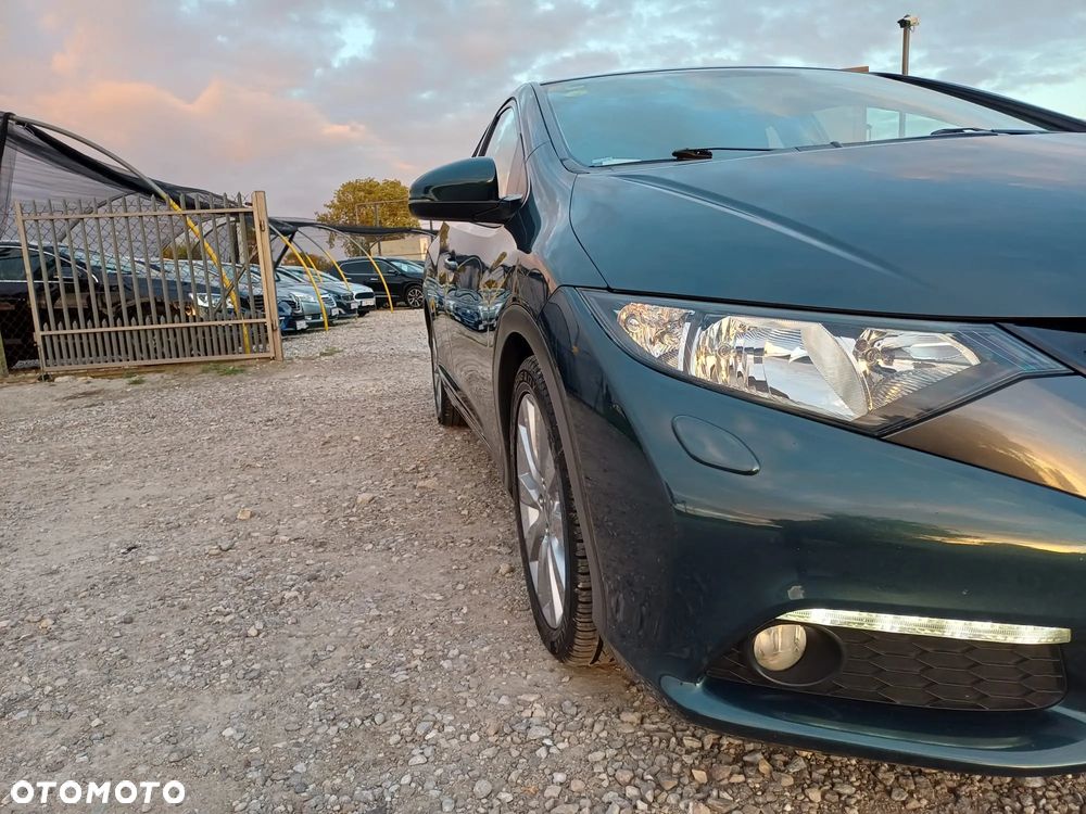 Honda Civic 1.6 i-DTEC Lifestyle Black Edition - 8