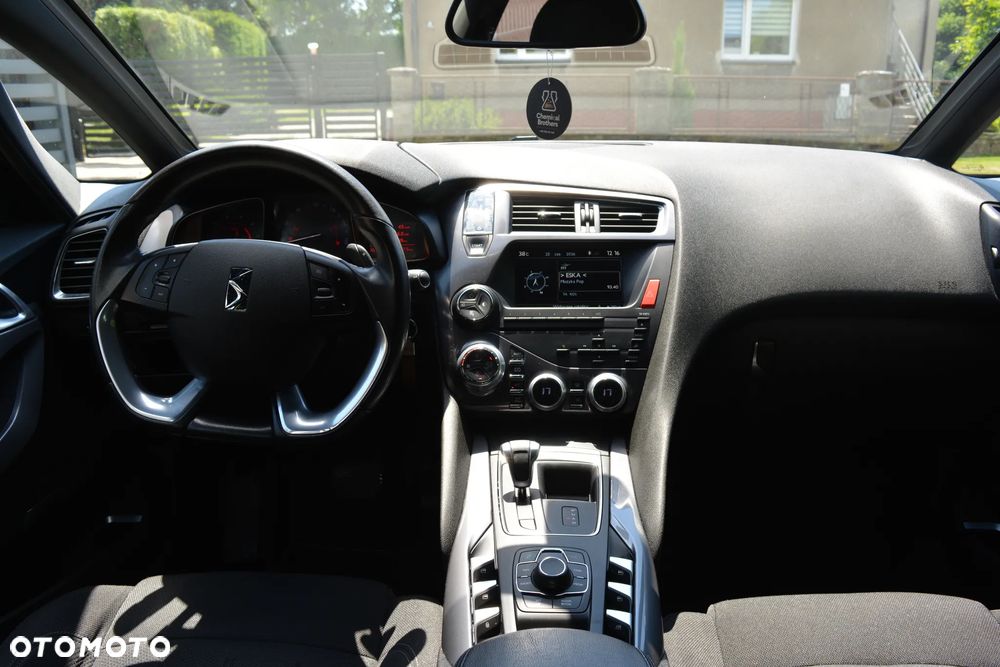 Citroën DS5 e-HDi 115 EGS6 Chic - 8
