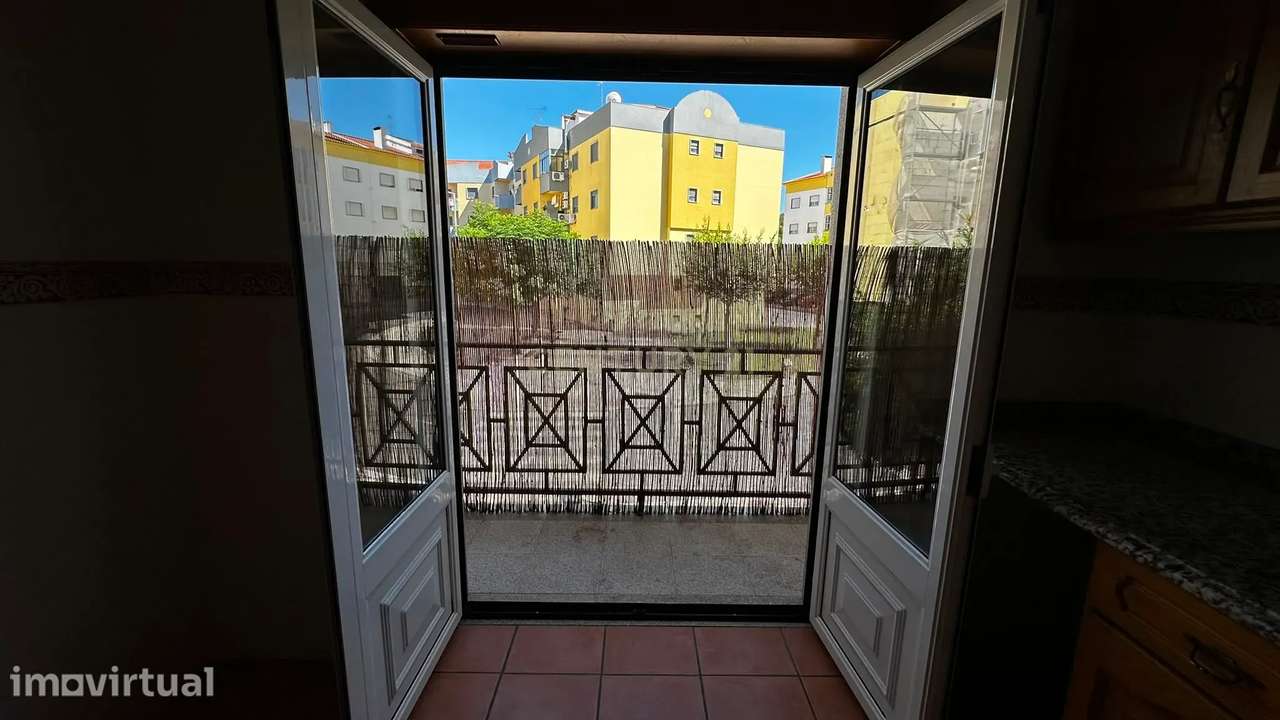 Apartamento T3 com Excelente Exposição Solar em Alcains - Grande imagem: 5/20