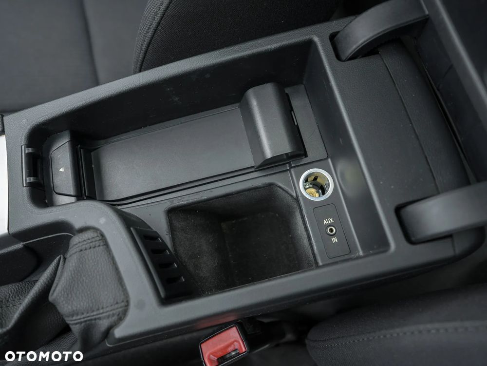 BMW Seria 3 320i Edition Exclusive - 38