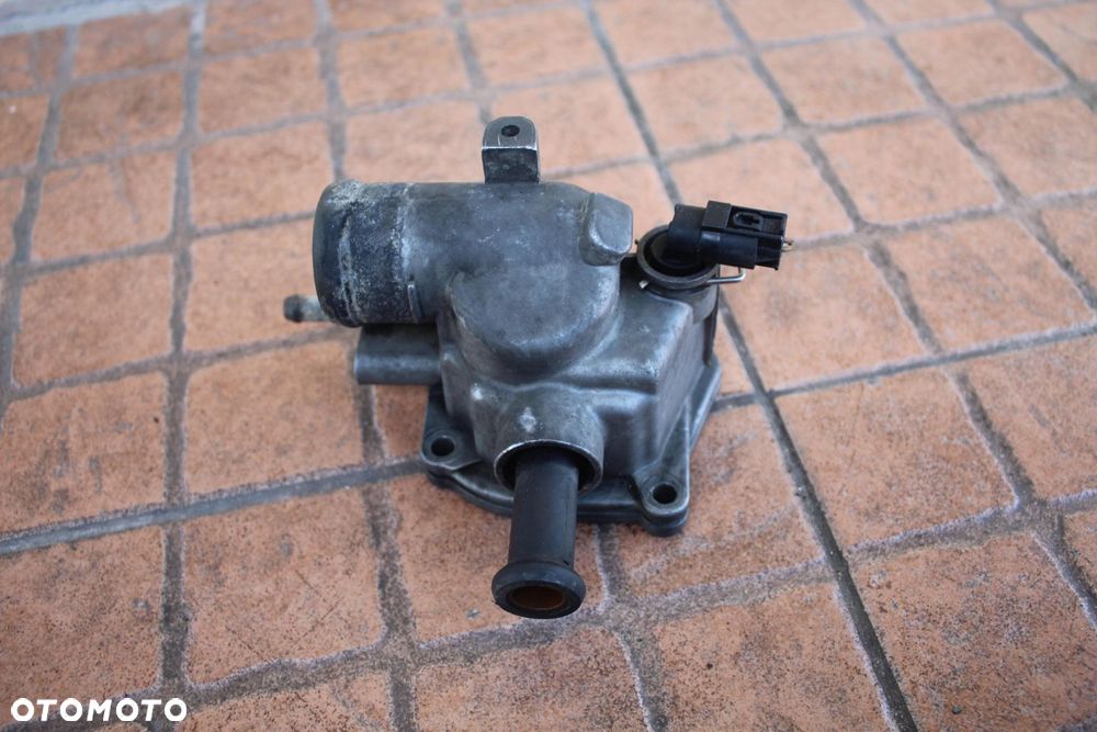 OBUDOWA TERMOSTATU MERCEDES W210 3.2 CDI - 2