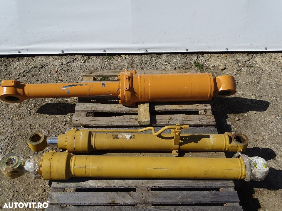 Cilindru hidraulic pentru excavator grup  CNH cod.  KRV29750, Nou - 2