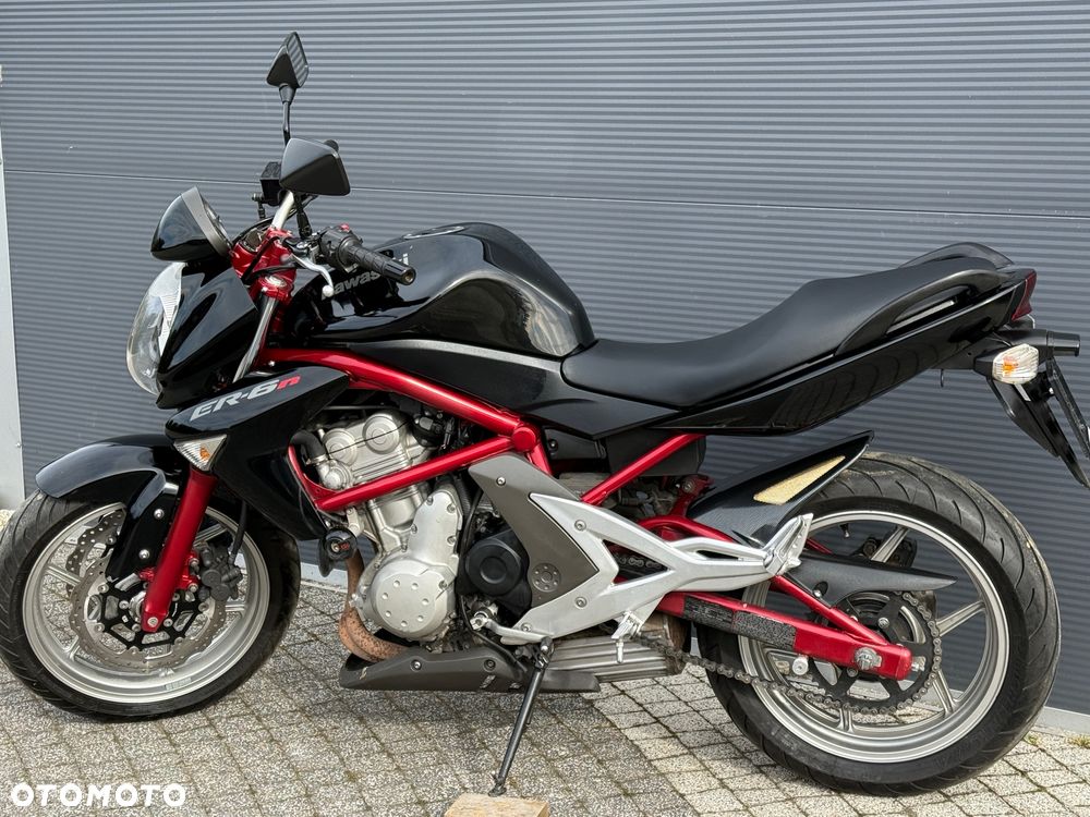Kawasaki ER - 8