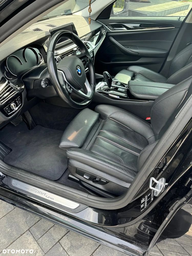 BMW Seria 5 520d Luxury Line sport - 14