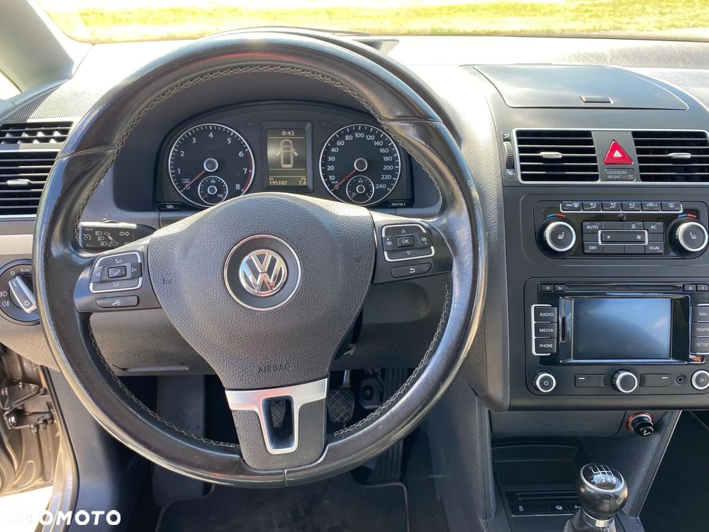 Volkswagen Touran 1.4 TSI STYLE - 17