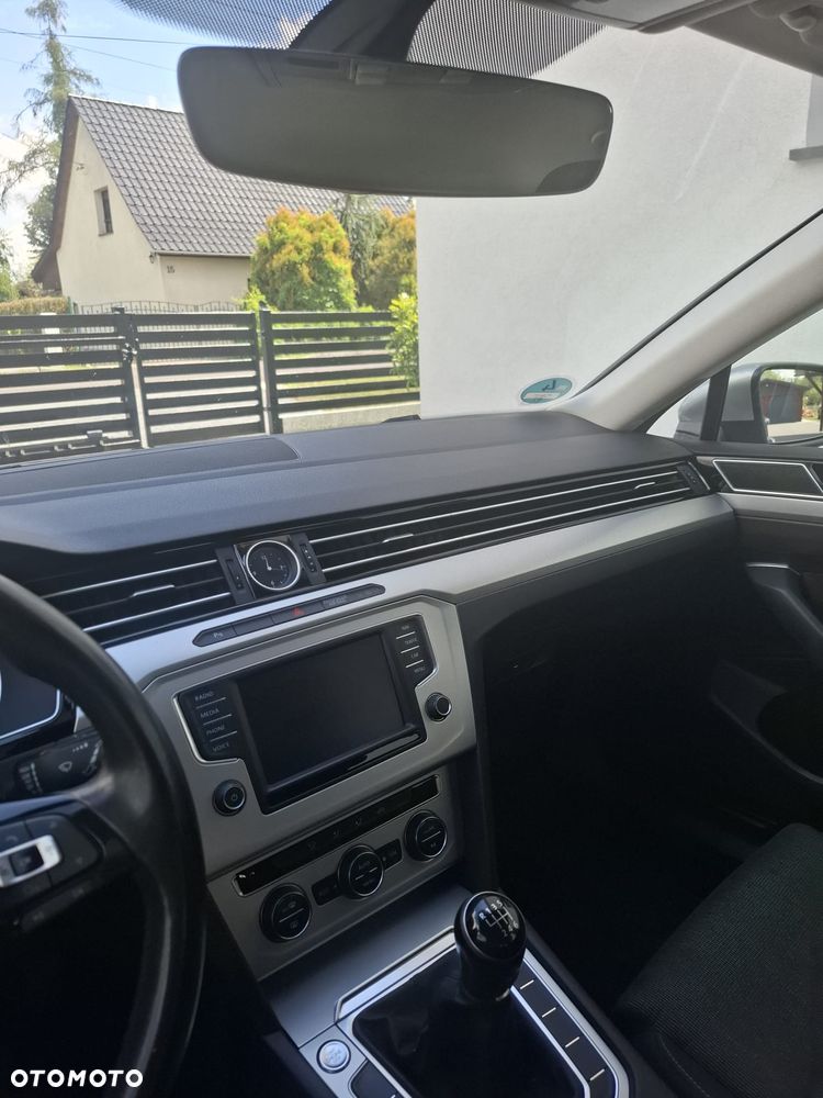 Volkswagen Passat 1.6 TDI (BlueMotion Technology) Comfortline - 8