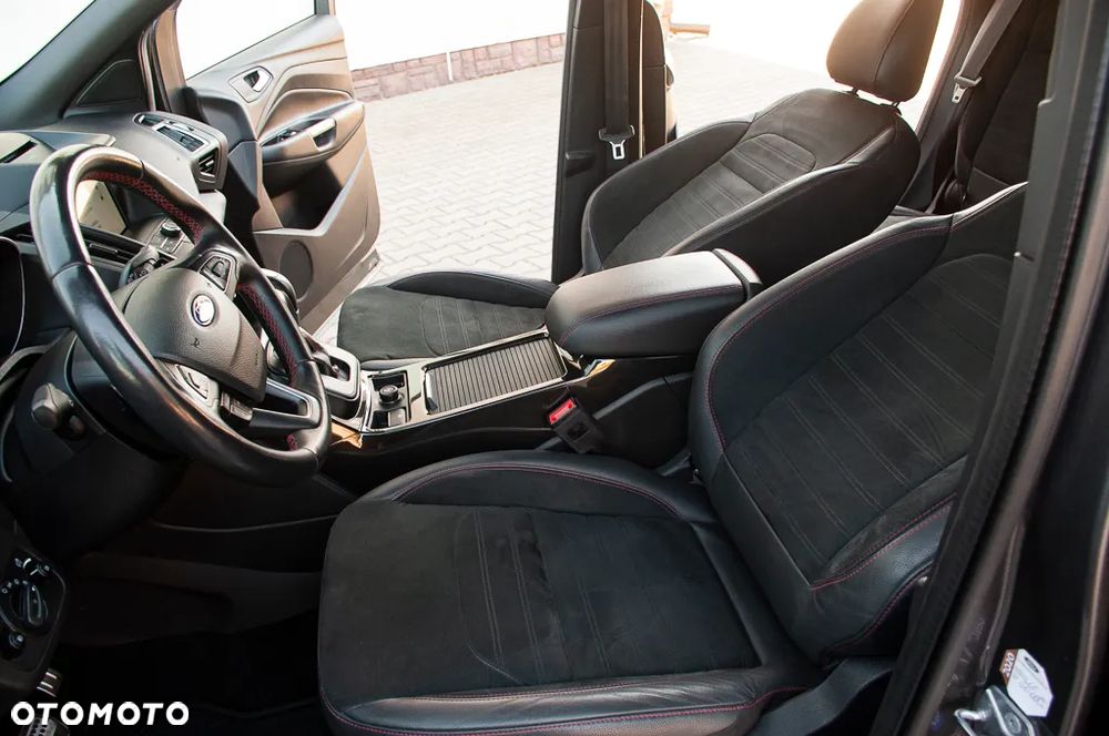 Ford Kuga 2.0 TDCi 4x4 ST-Line - 27