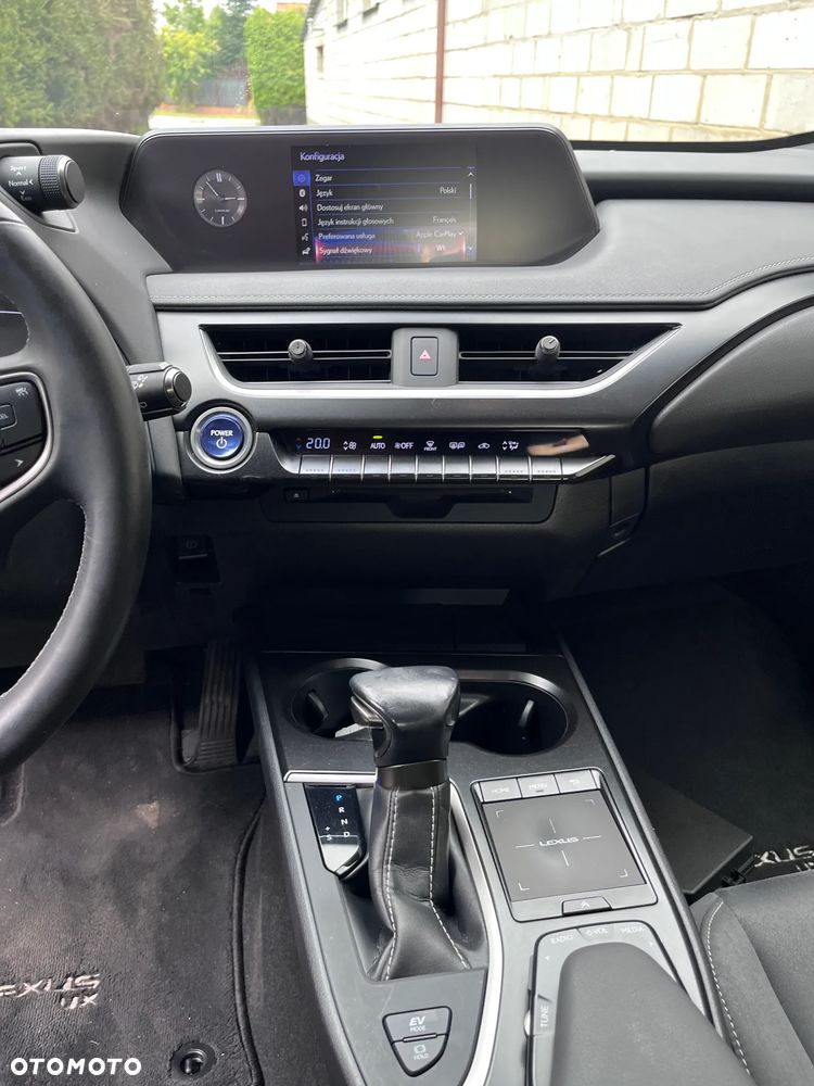 Lexus UX 250h - 6