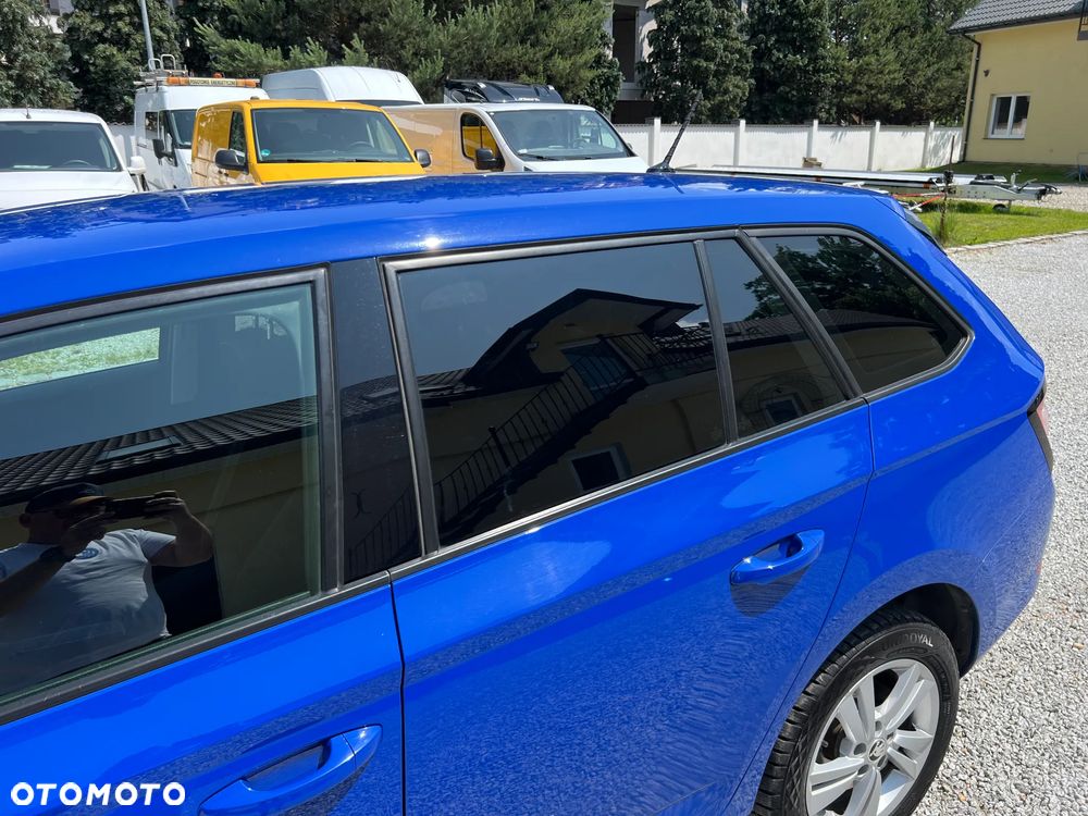 Skoda Fabia 1.0 TSI Style Color DSG - 12